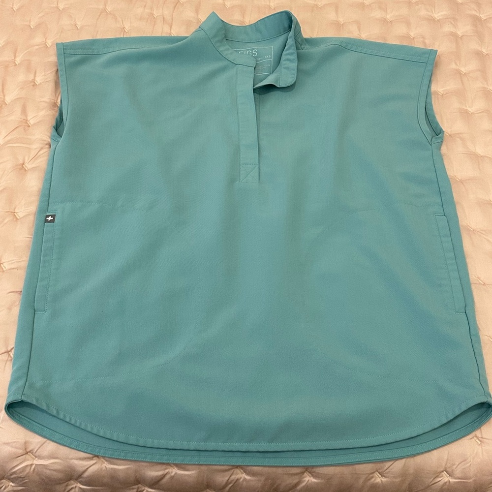 FIGS Rafaela Oversized Scrub Top XXS
(also selling matching bottom!)